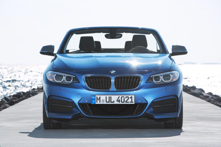  BMW M235i Convertible 2014 года  (фото 13 из 28)